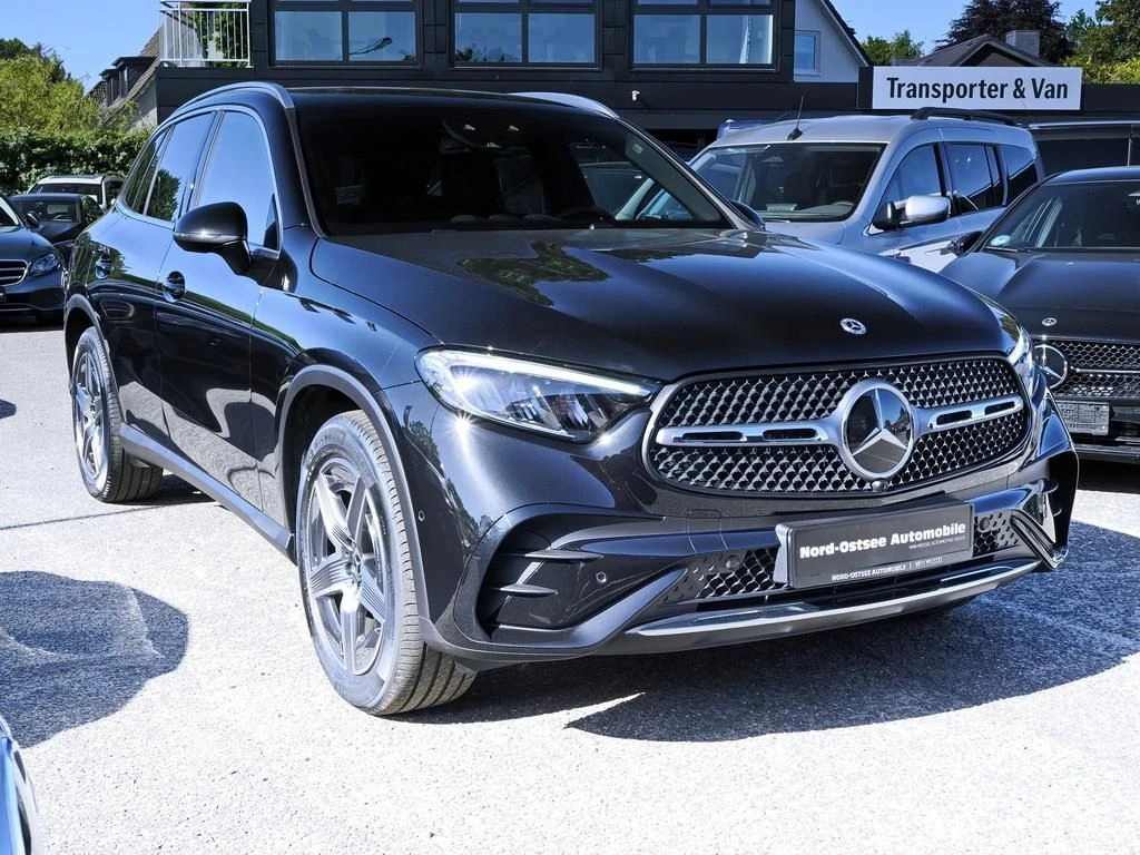 Mercedes-Benz-GLC 300 d-image-4