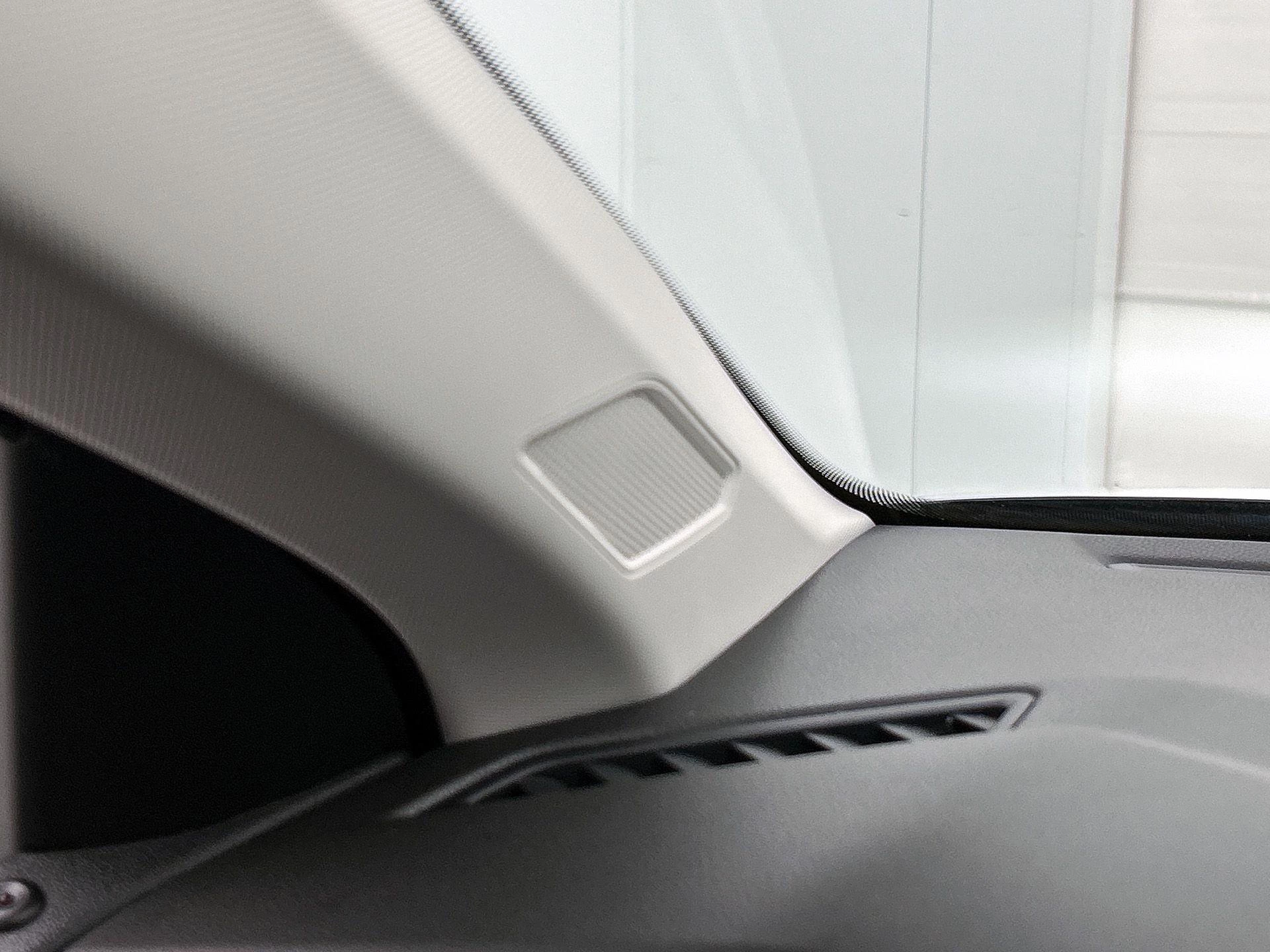 Volkswagen-Polo-image-9