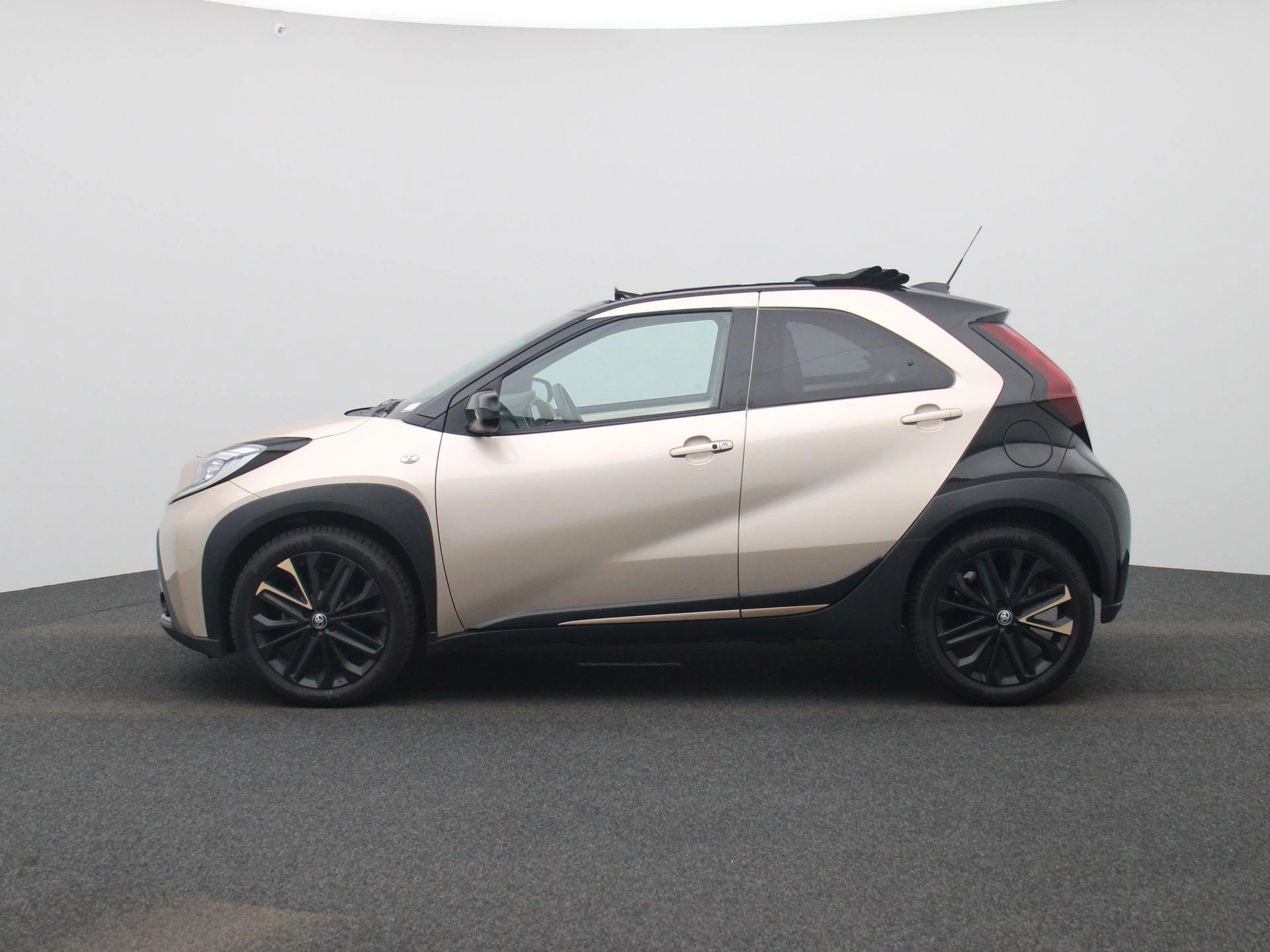 Toyota Aygo X 1.0 VVT-i MT Premium
