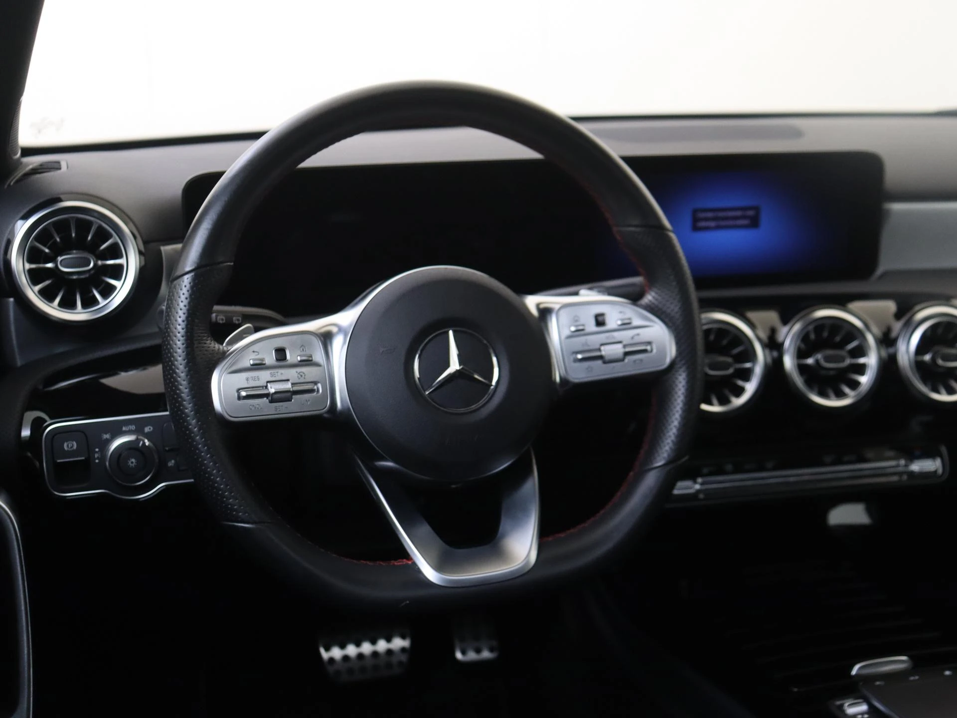 Mercedes-Benz-A-Klasse-image-9