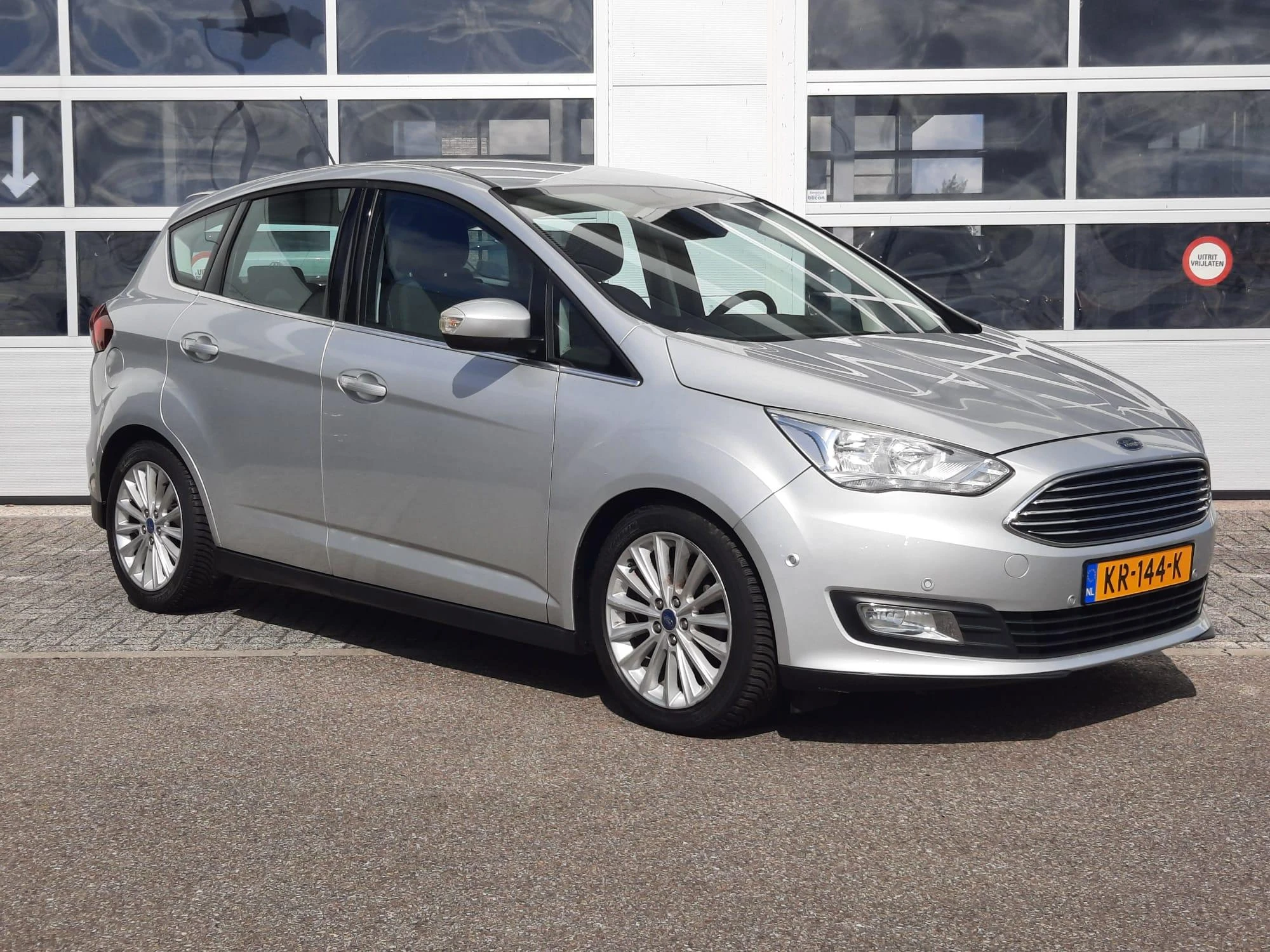 Ford-C-MAX-image-1