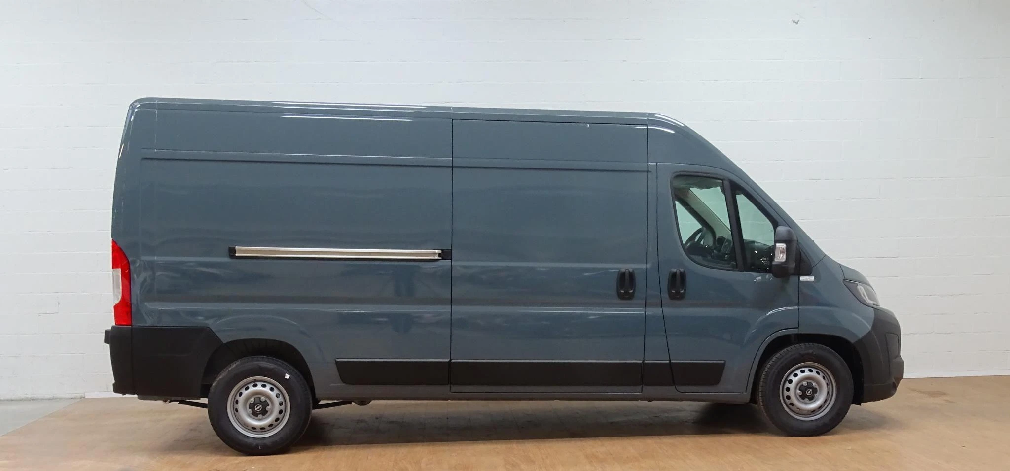 Opel-Movano-image-1