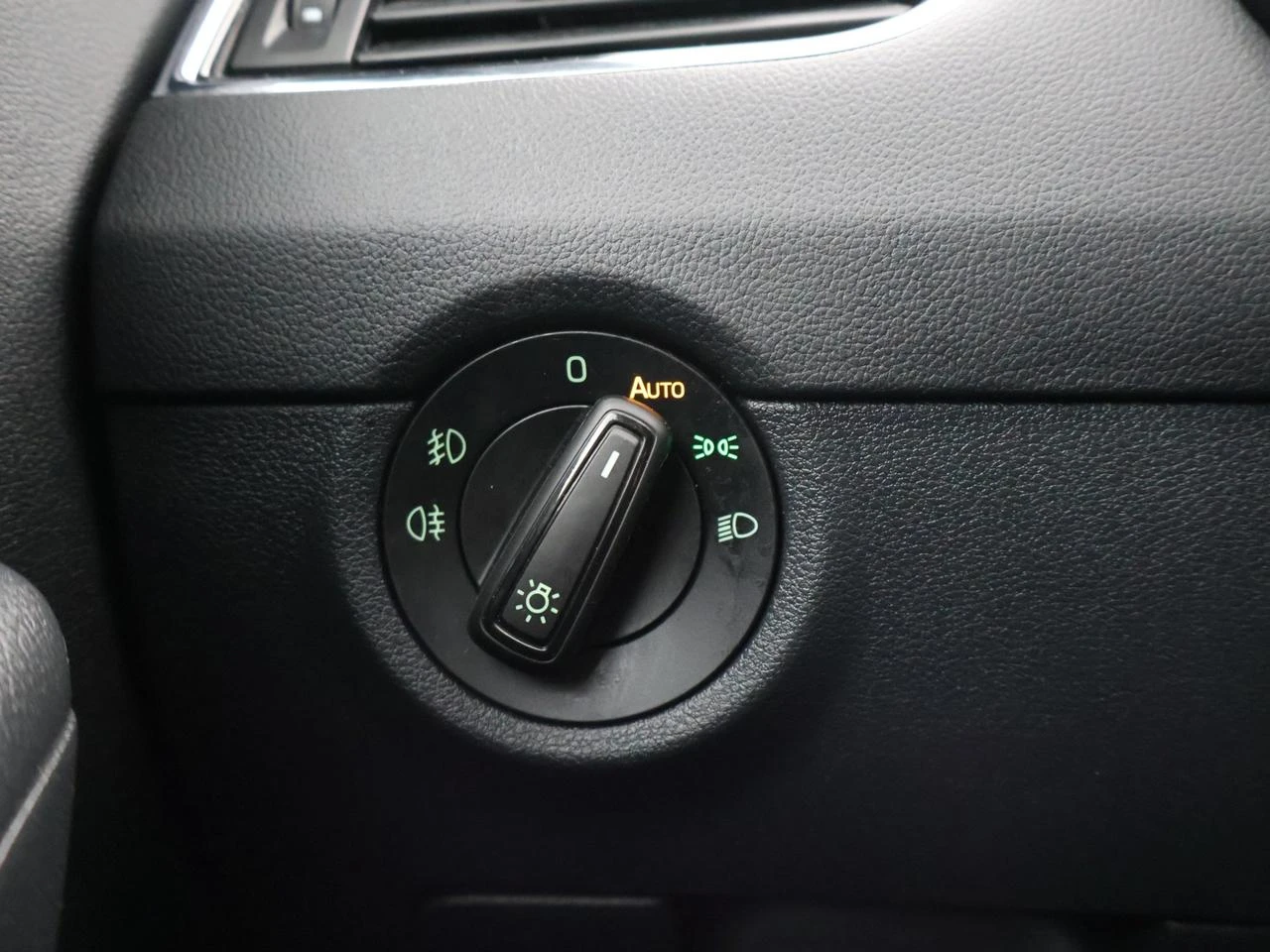 Škoda Octavia Combi 1.6TDI NAVI*TREKHAAK*AUTOCLIMA*TOUCHSCREEN