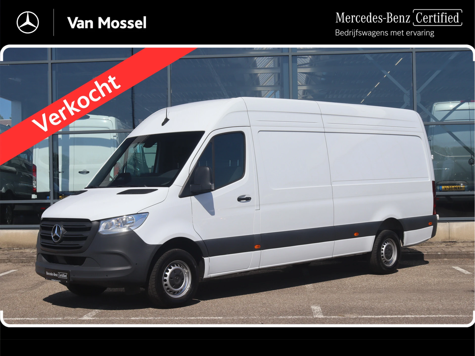 Mercedes-Benz-Sprinter-image-0