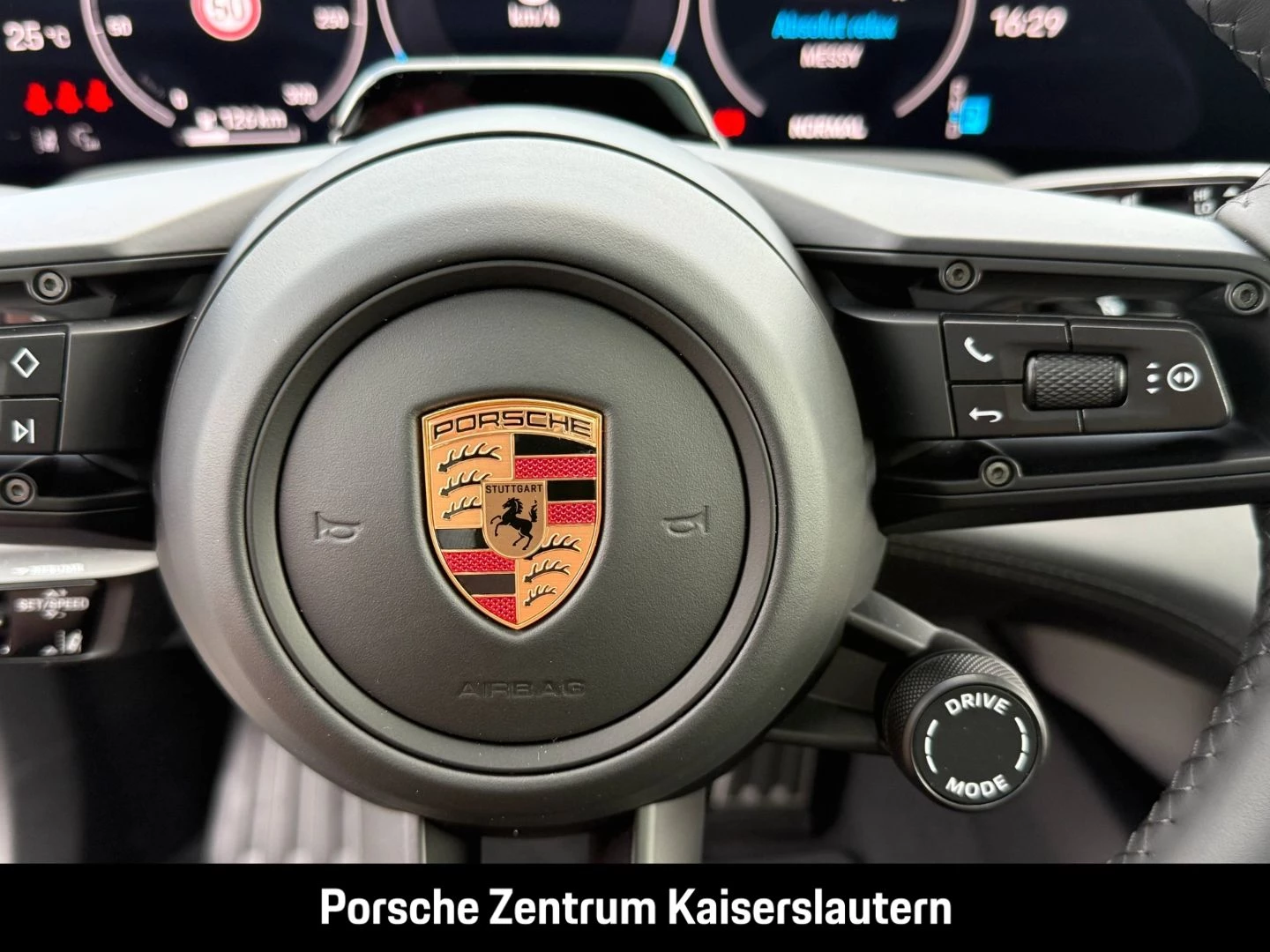 Porsche Taycan Black Edition InnoDrive HA-Lenkung HeadUp black edition
