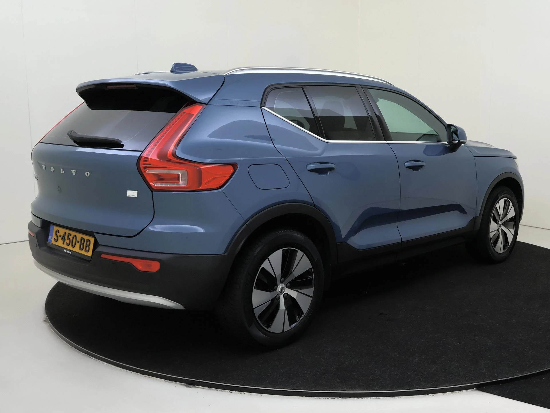 Volvo-XC40-image-3