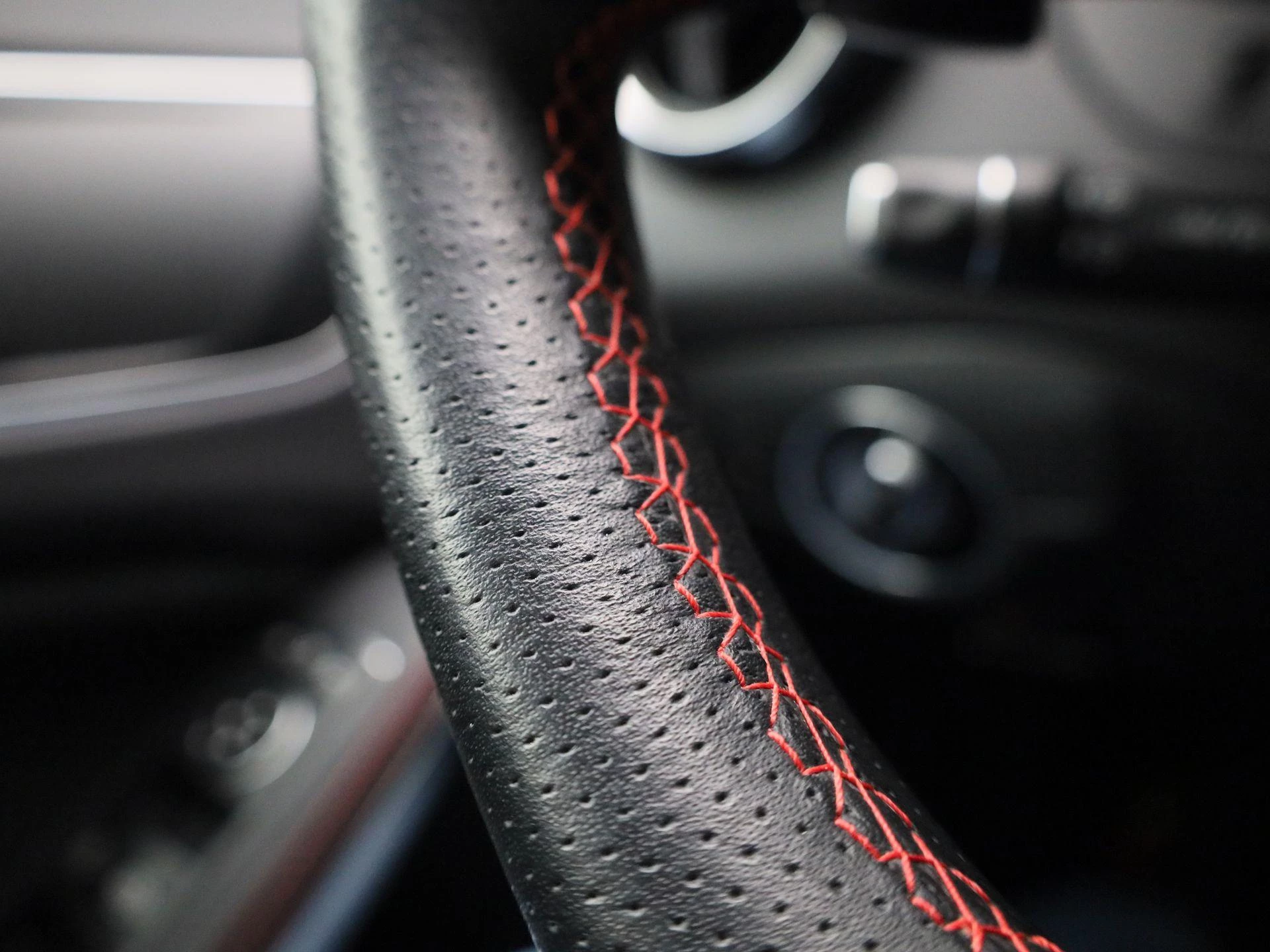 Mercedes-Benz-GLA-image-31