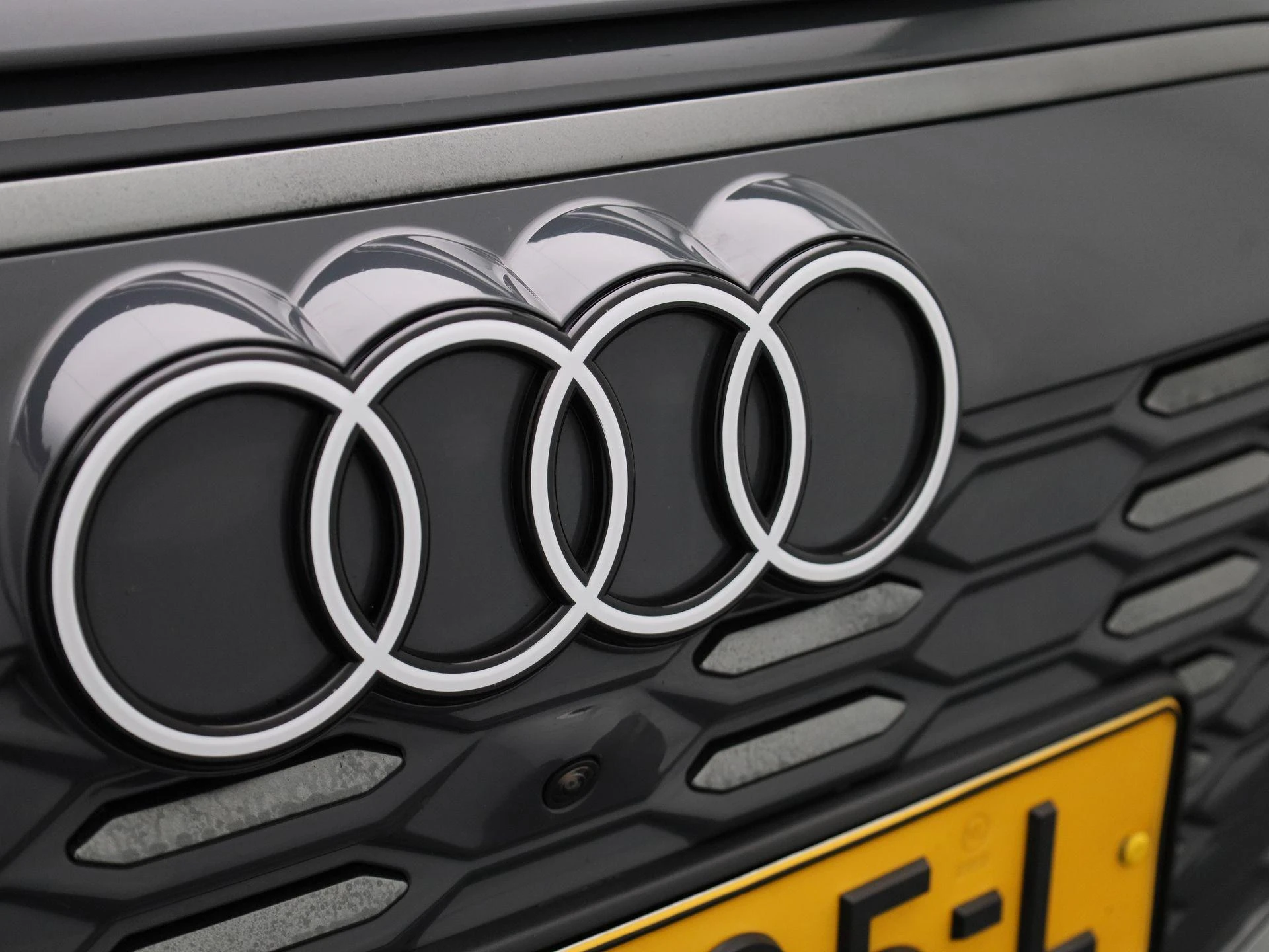 Audi-Q6 e-tron-image-34