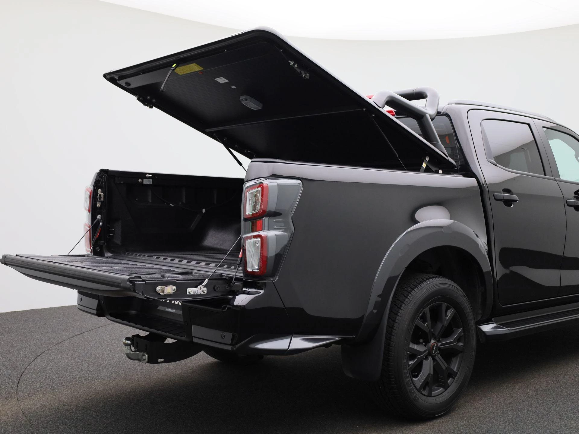 Isuzu-D-Max-image-16