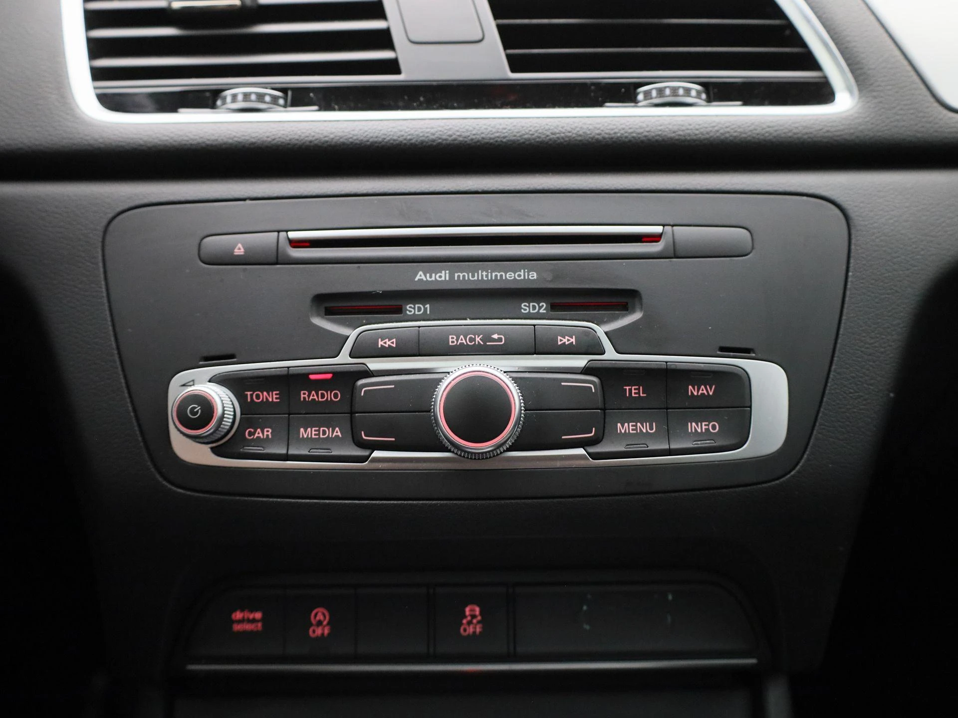 Audi-Q3-image-16