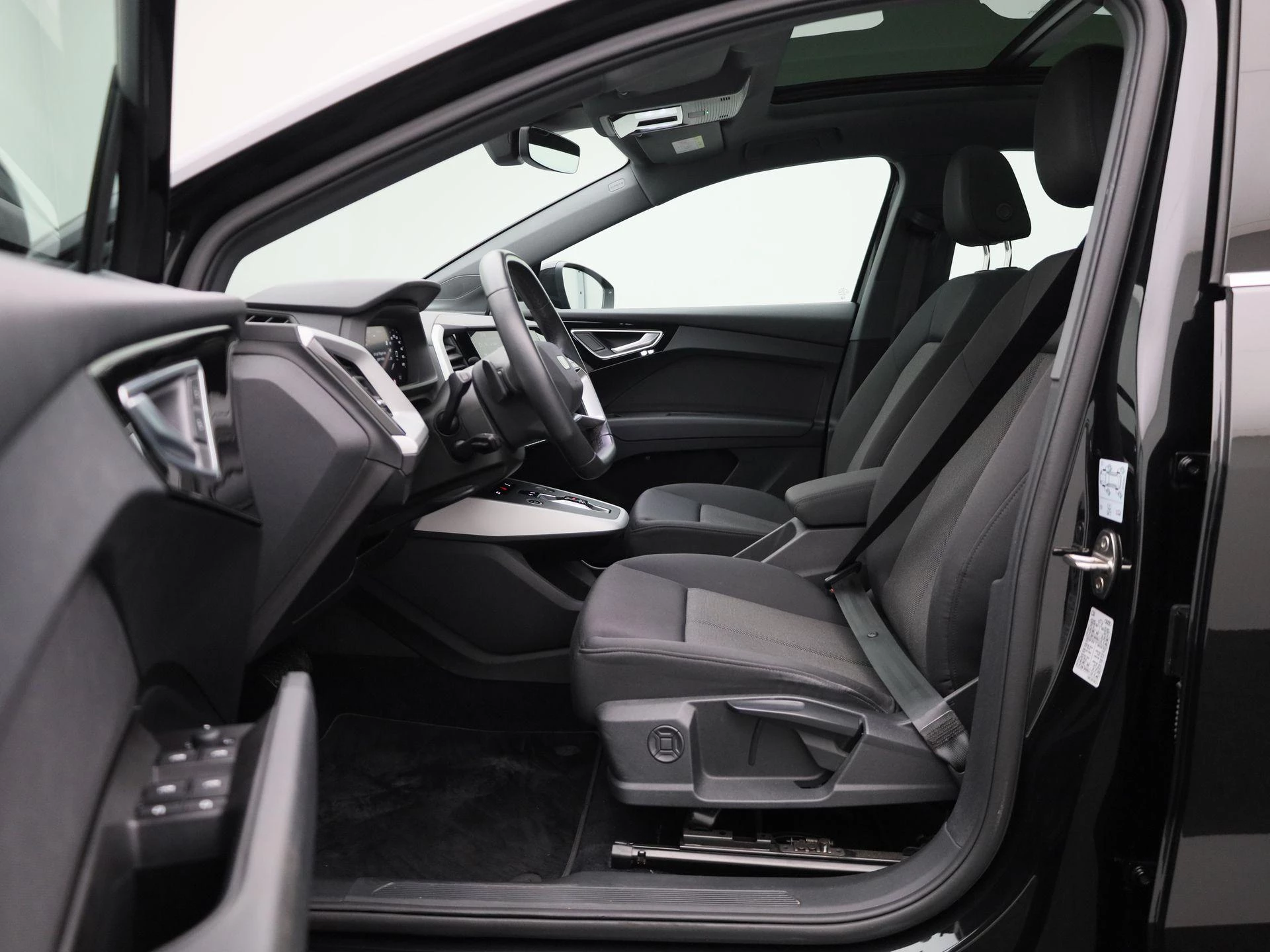 Audi-Q4 Sportback e-tron-image-10