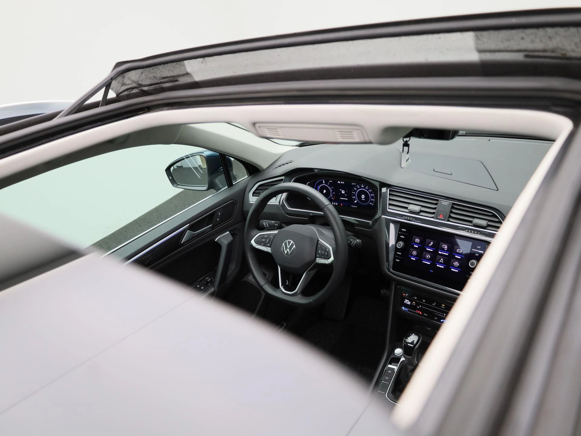 Volkswagen-Tiguan-image-41