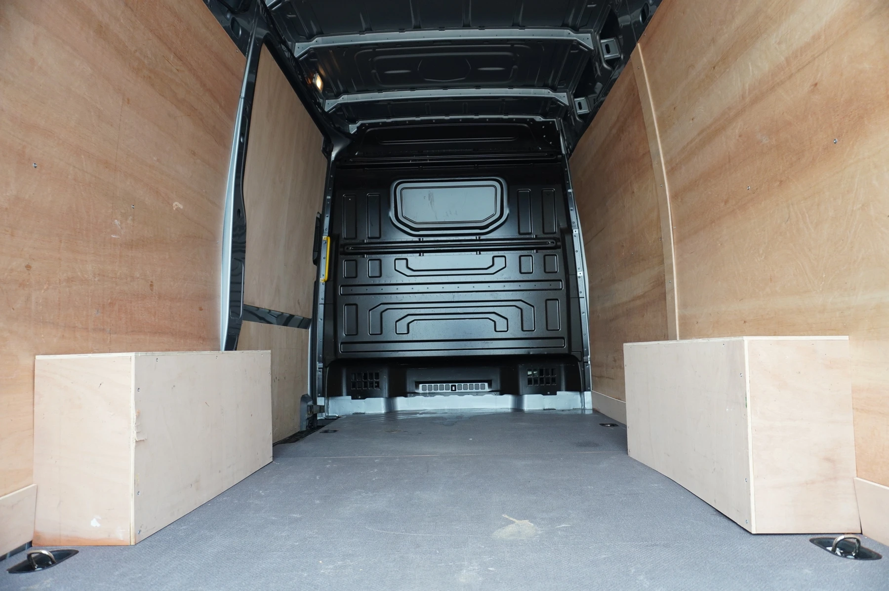 Volkswagen-Crafter-image-16