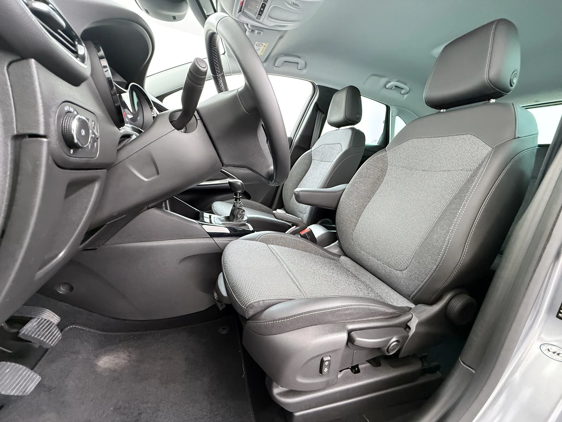 Opel-Crossland-image-16