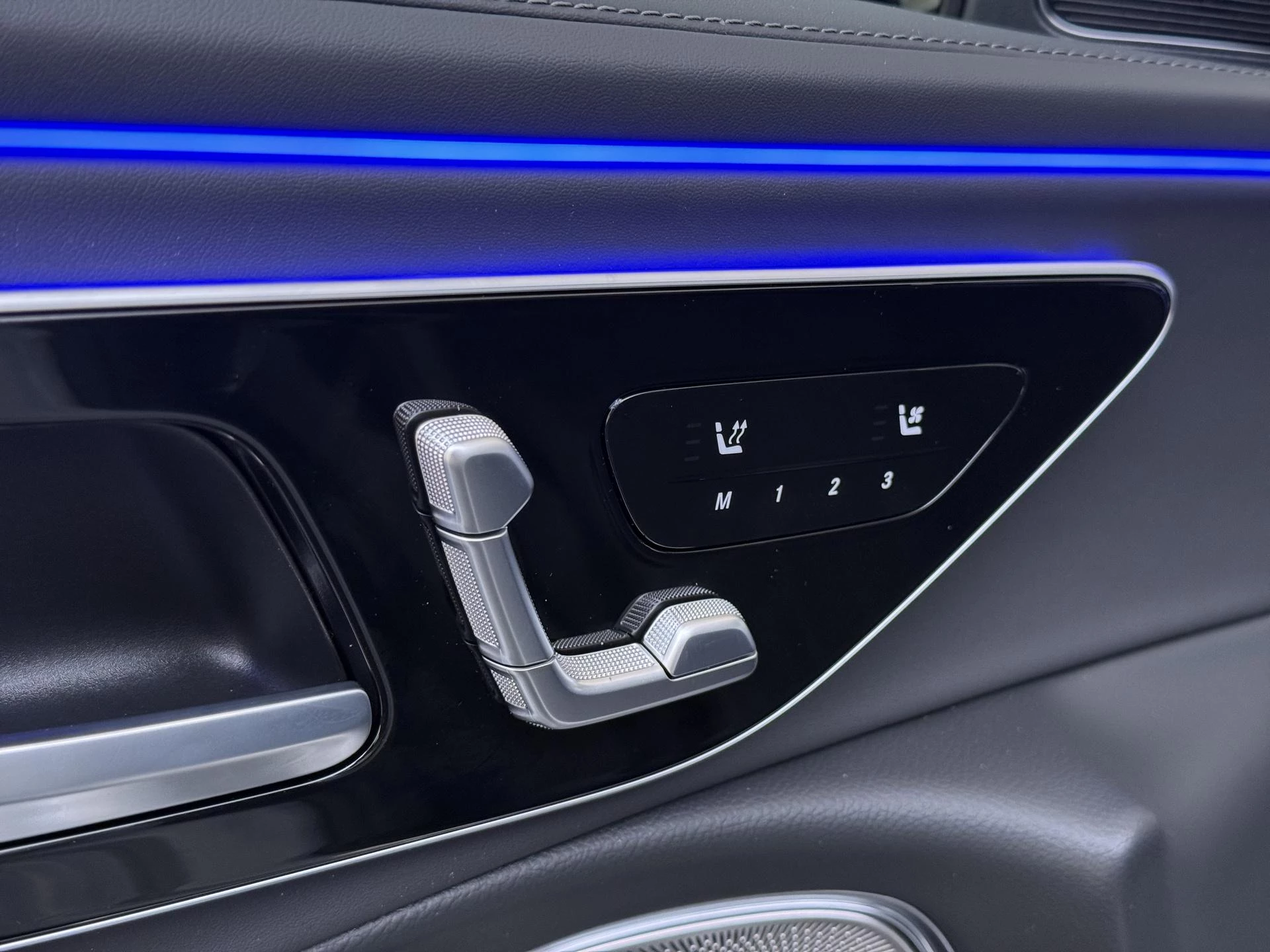 Mercedes-Benz-E-Klasse-image-24