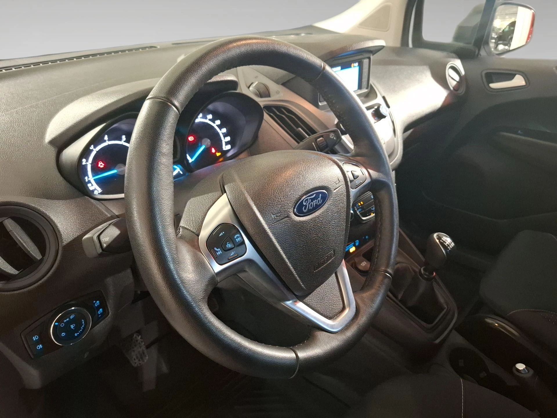 Ford-Transit-image-9