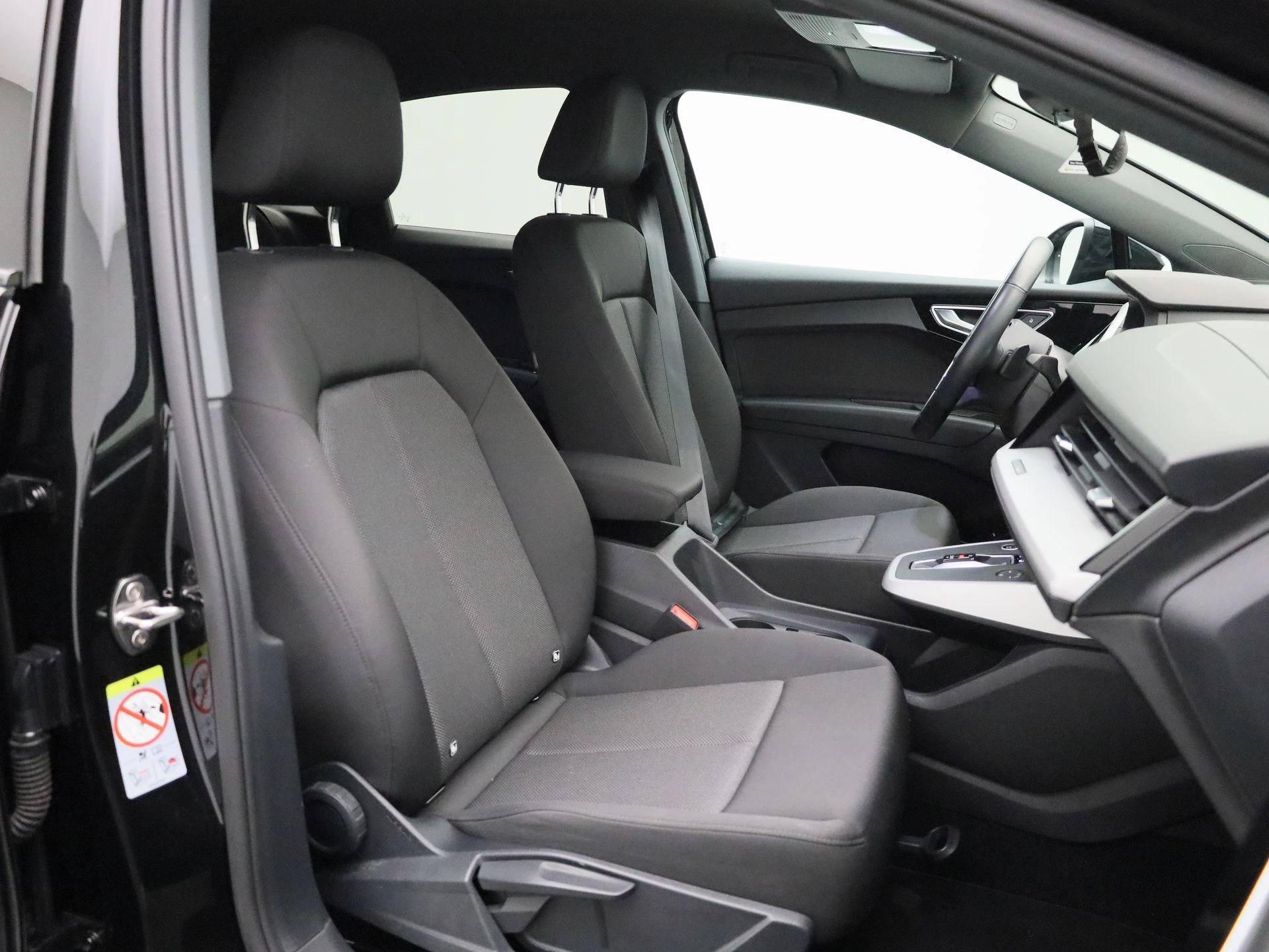 Audi-Q4 Sportback e-tron-image-46