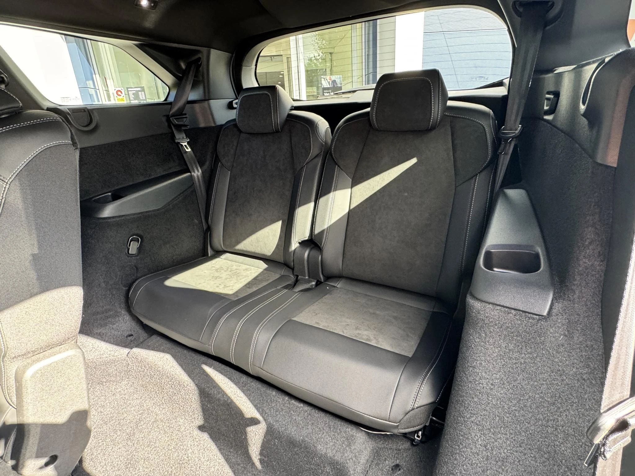 Peugeot-e-5008-image-34