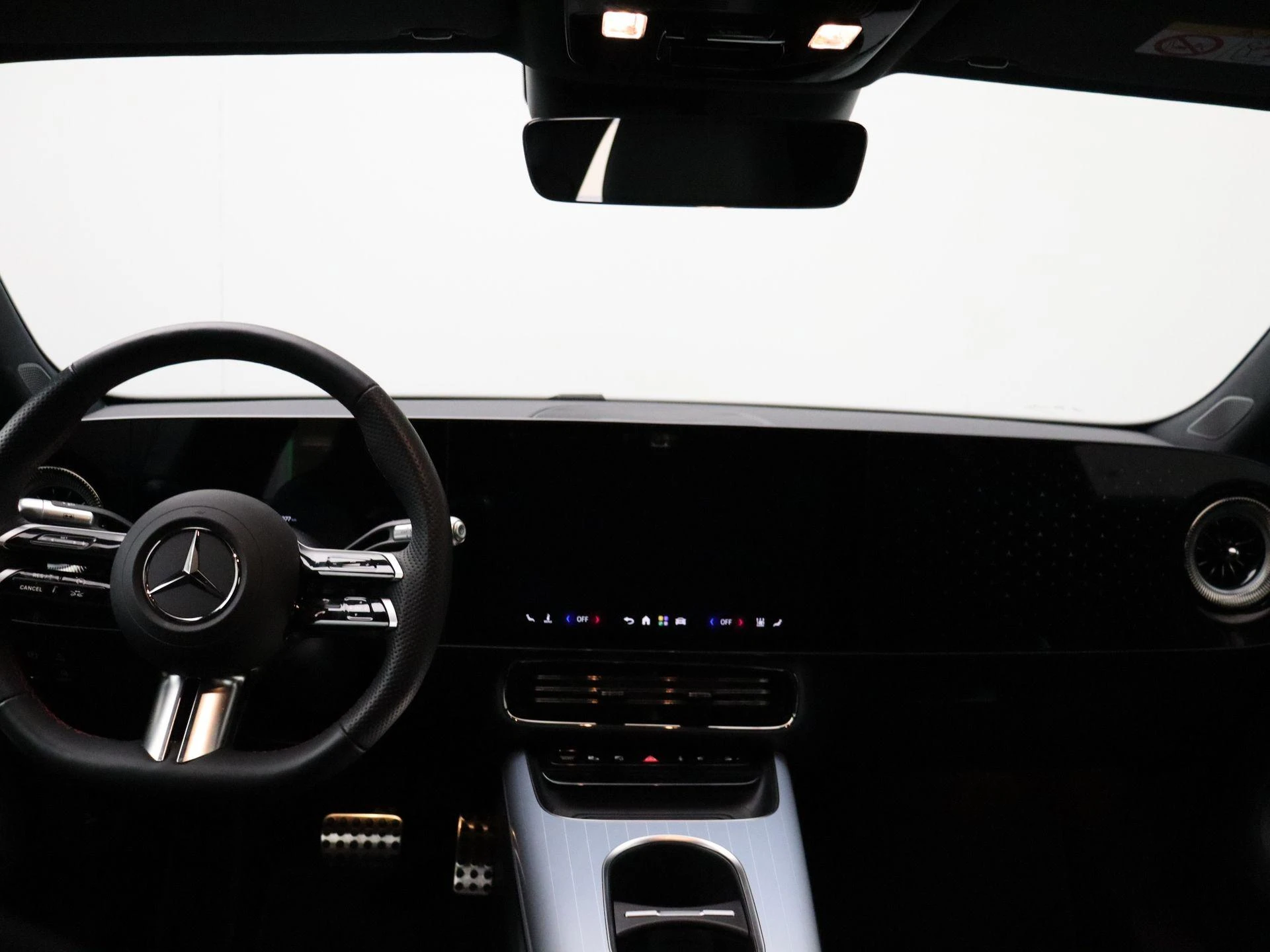 Mercedes-Benz-CLA-image-24