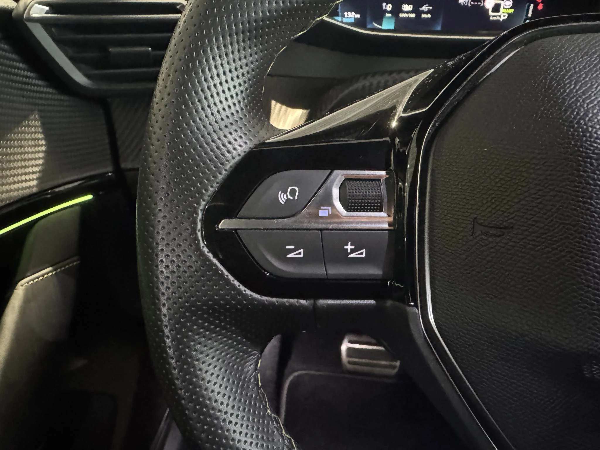 Peugeot-e-208-image-6