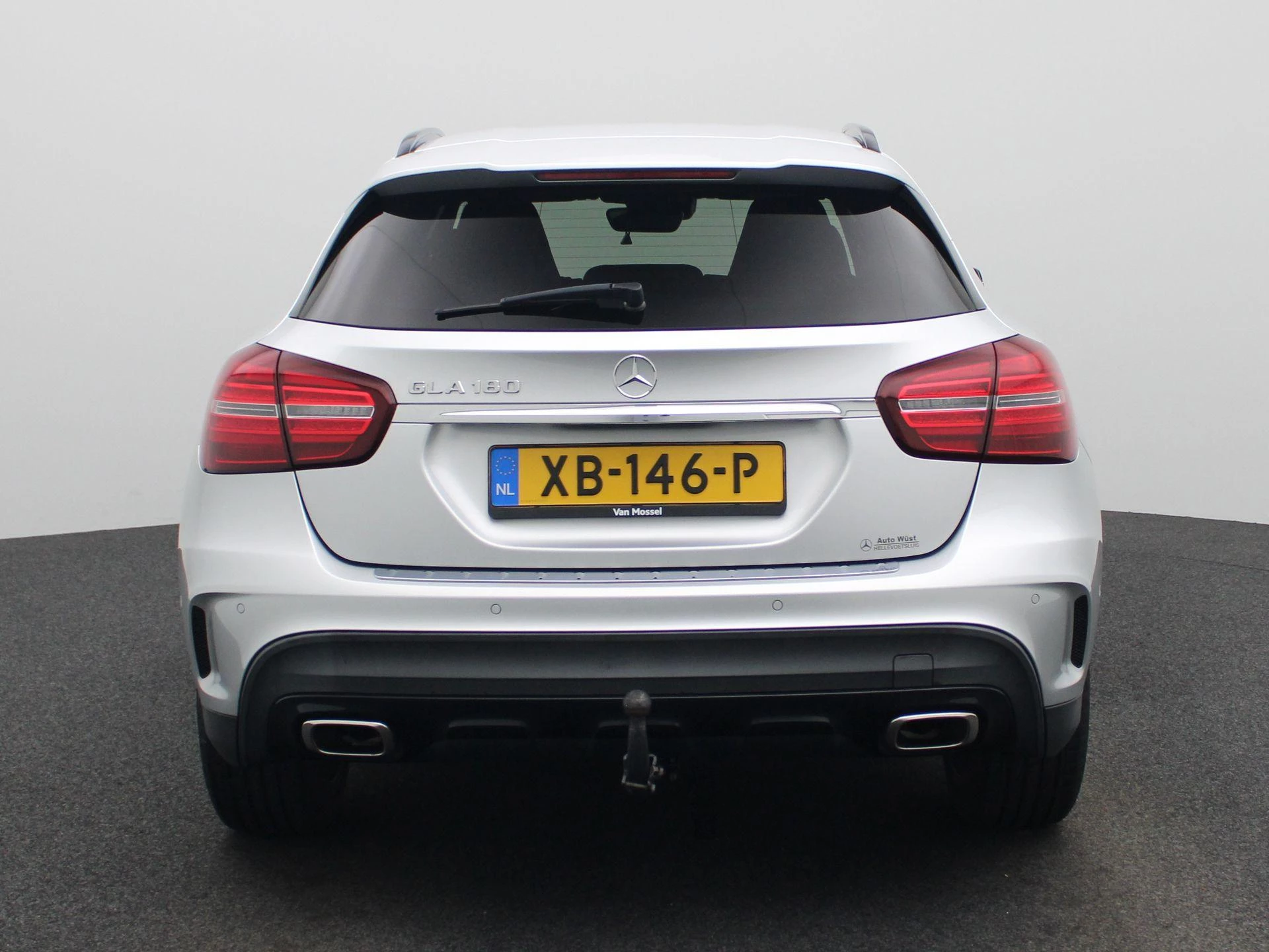 Mercedes-Benz-GLA-image-4