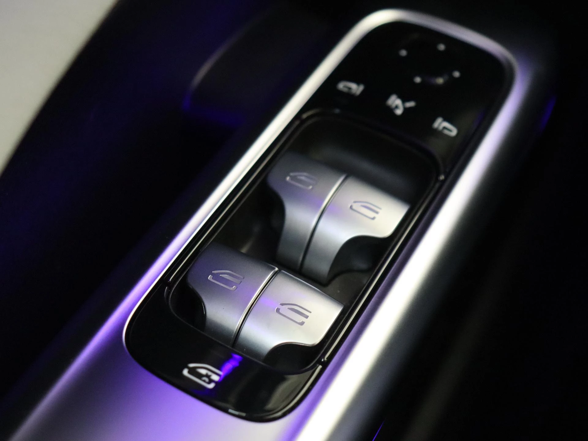 Mercedes-Benz-C-Klasse-image-30