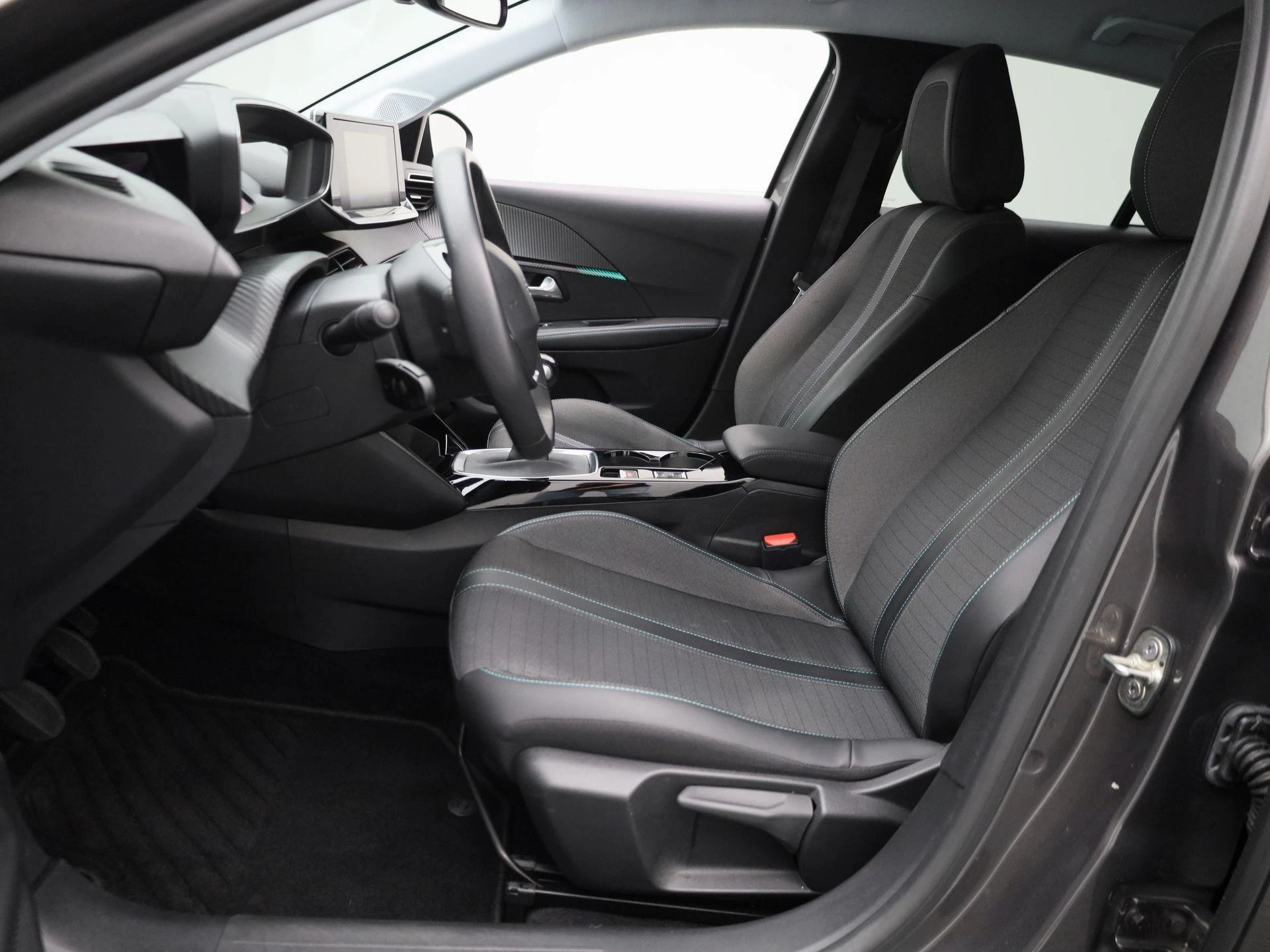Peugeot-208-image-9