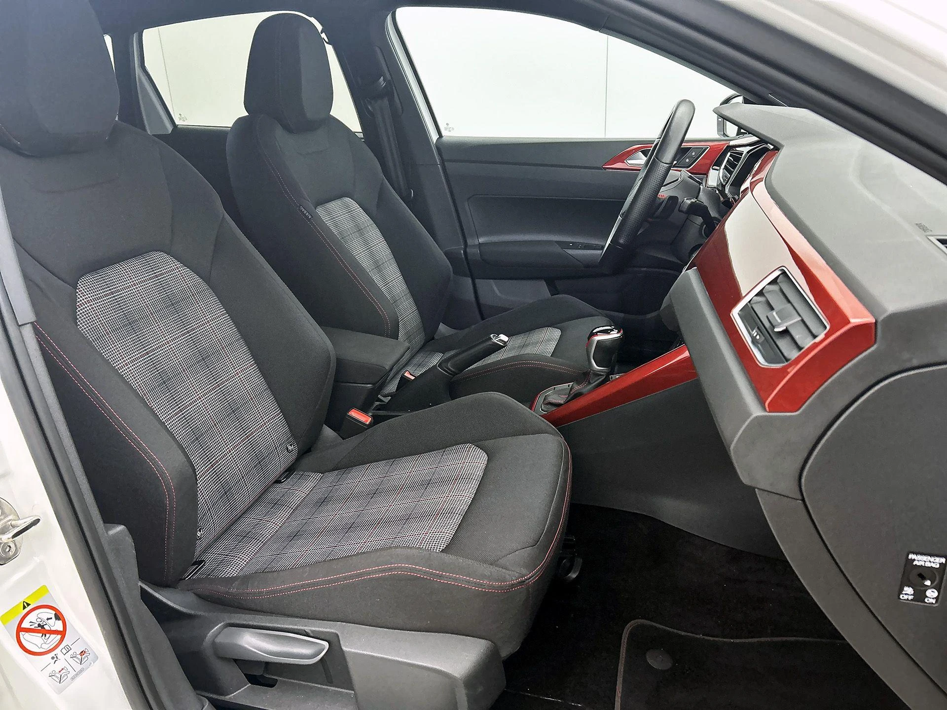 Volkswagen-Polo-image-44