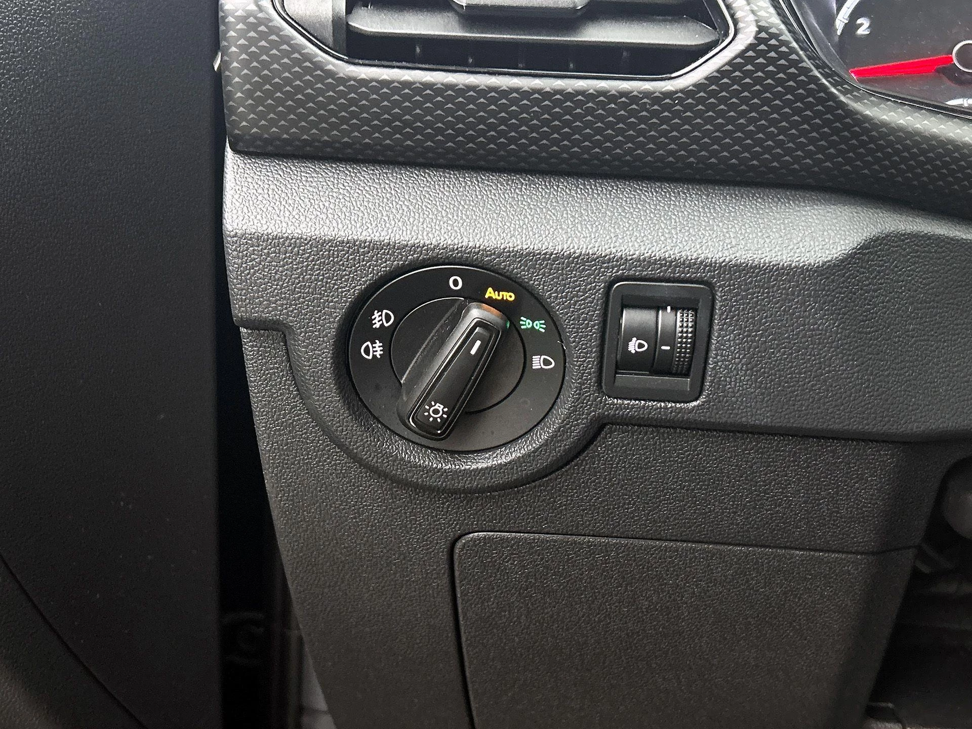 Volkswagen-T-Cross-image-17