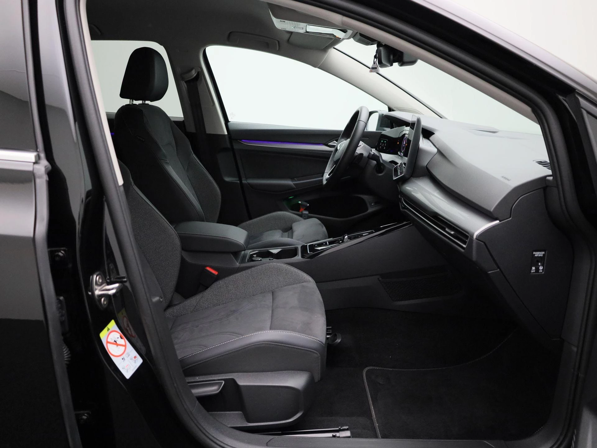 Volkswagen-Golf-image-37