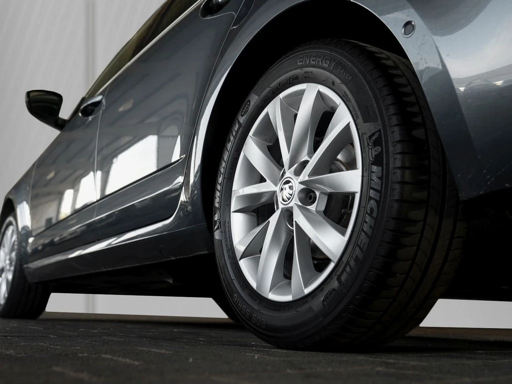 Škoda Octavia Combi 1.5 TSI Style Navi/RFK/LED