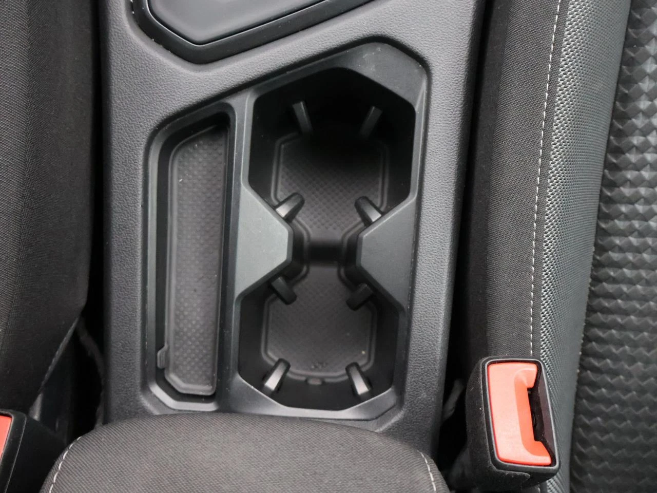 Volkswagen-Tiguan-image-16