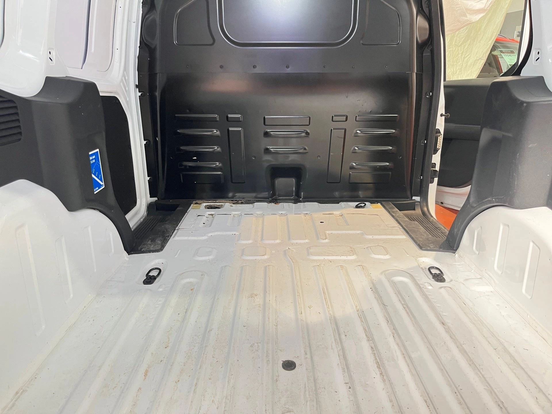 Ford-Transit Courier-image-9