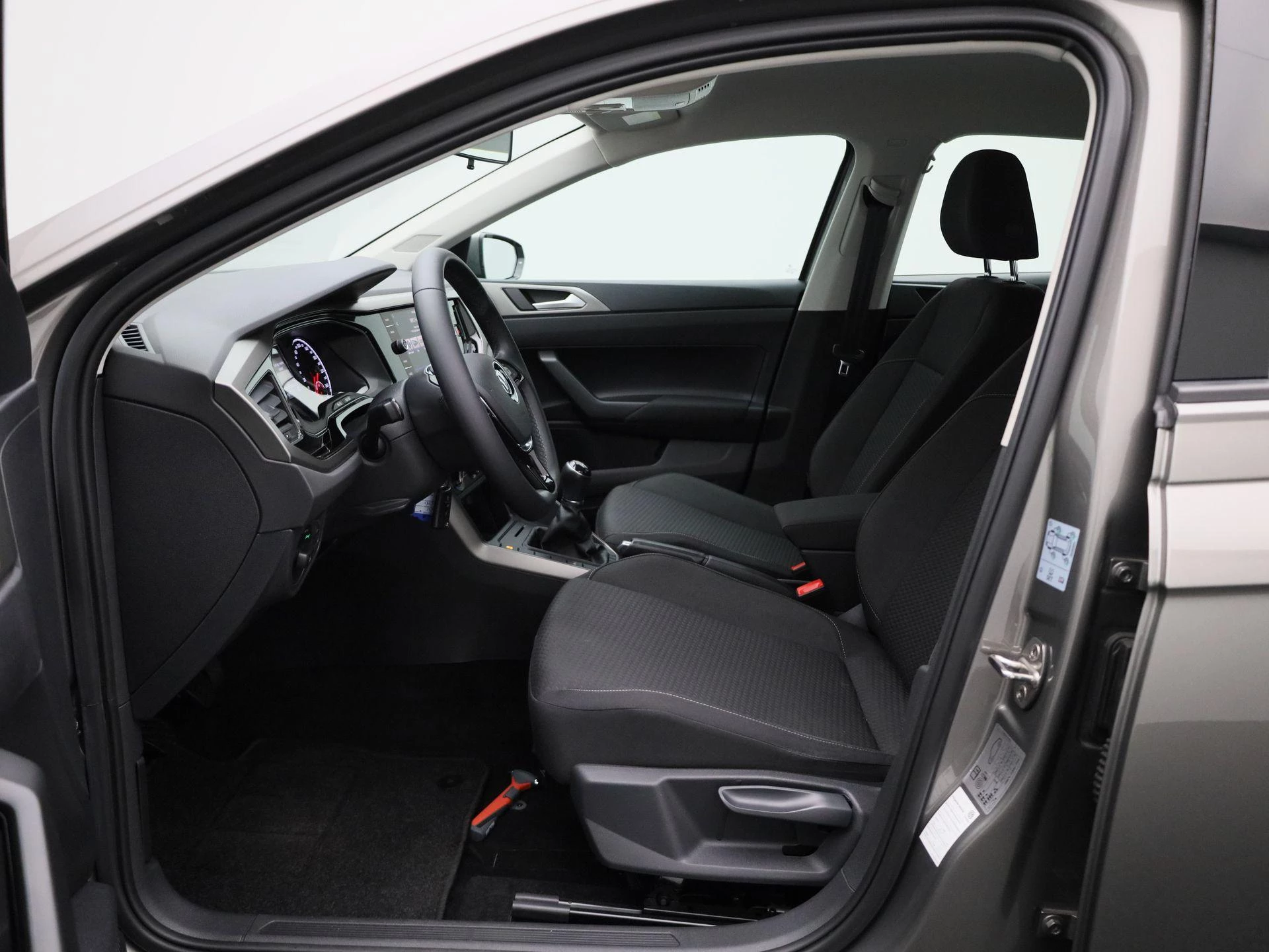 Volkswagen-Polo-image-8