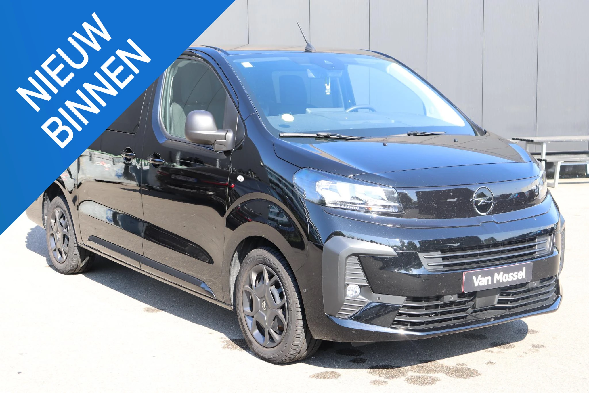Opel-Vivaro-image-0