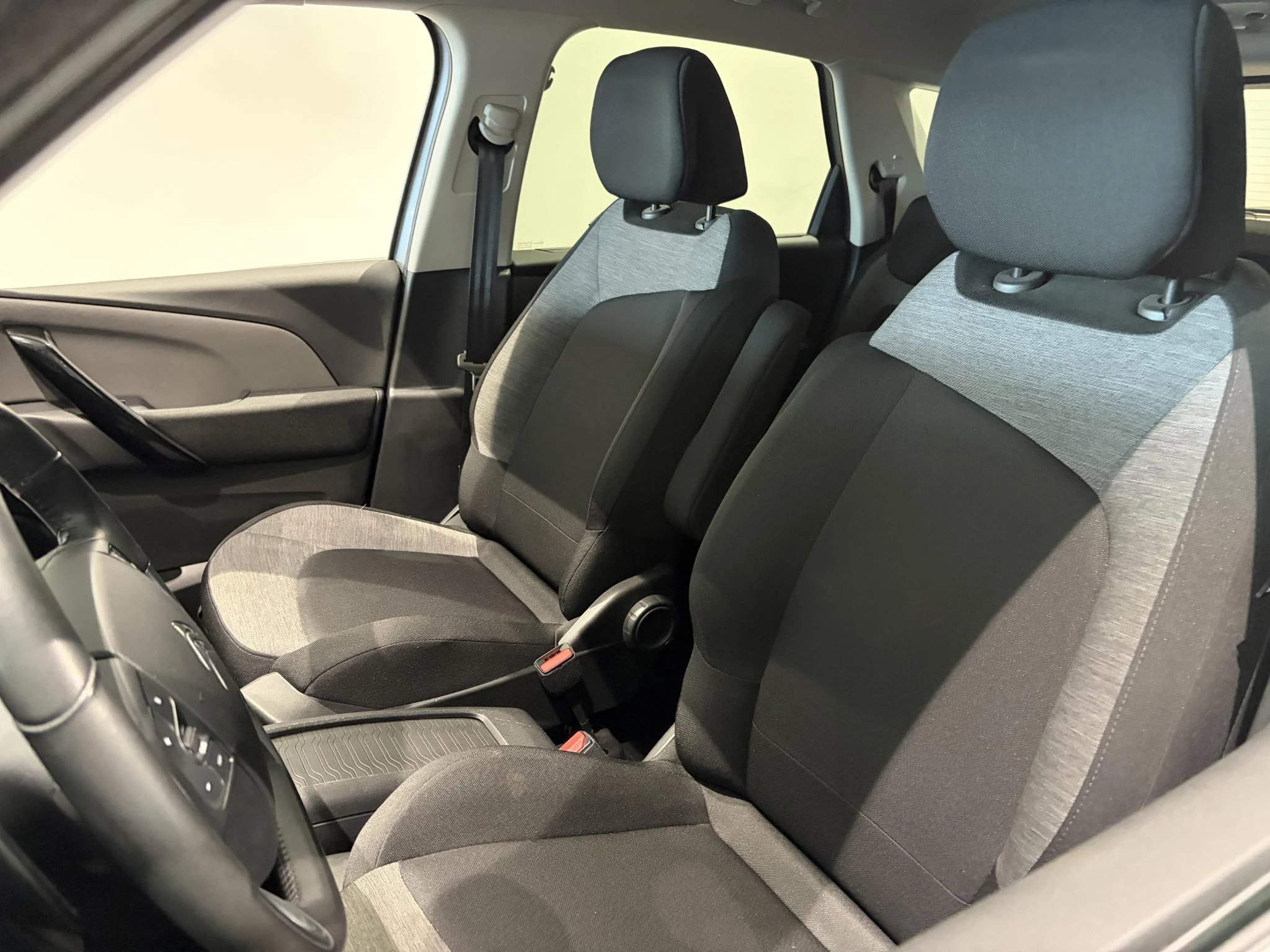 Citroën-C4 Spacetourer-image-6