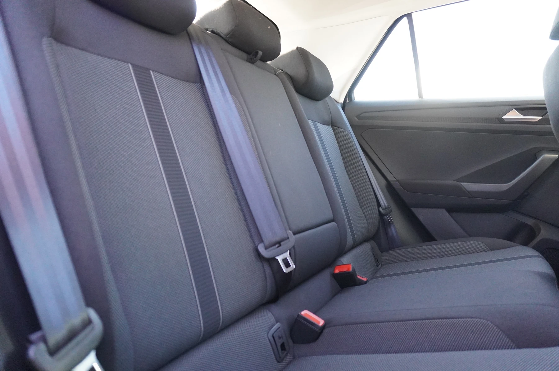 Volkswagen-T-Roc-image-11