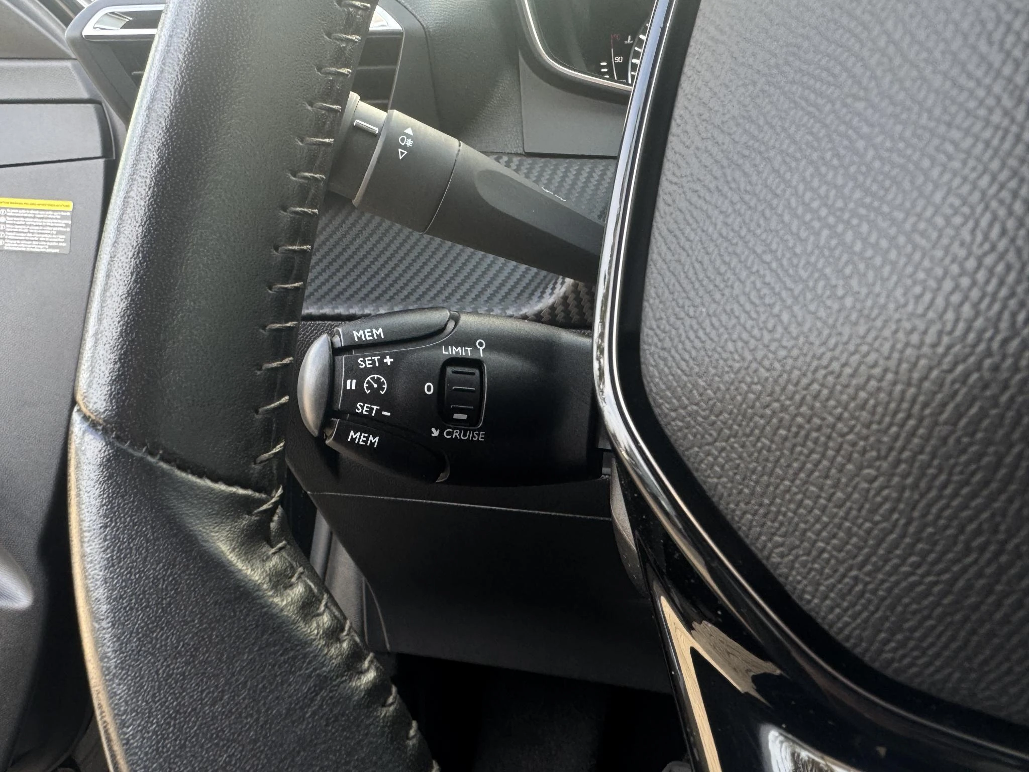 Peugeot-208-image-14