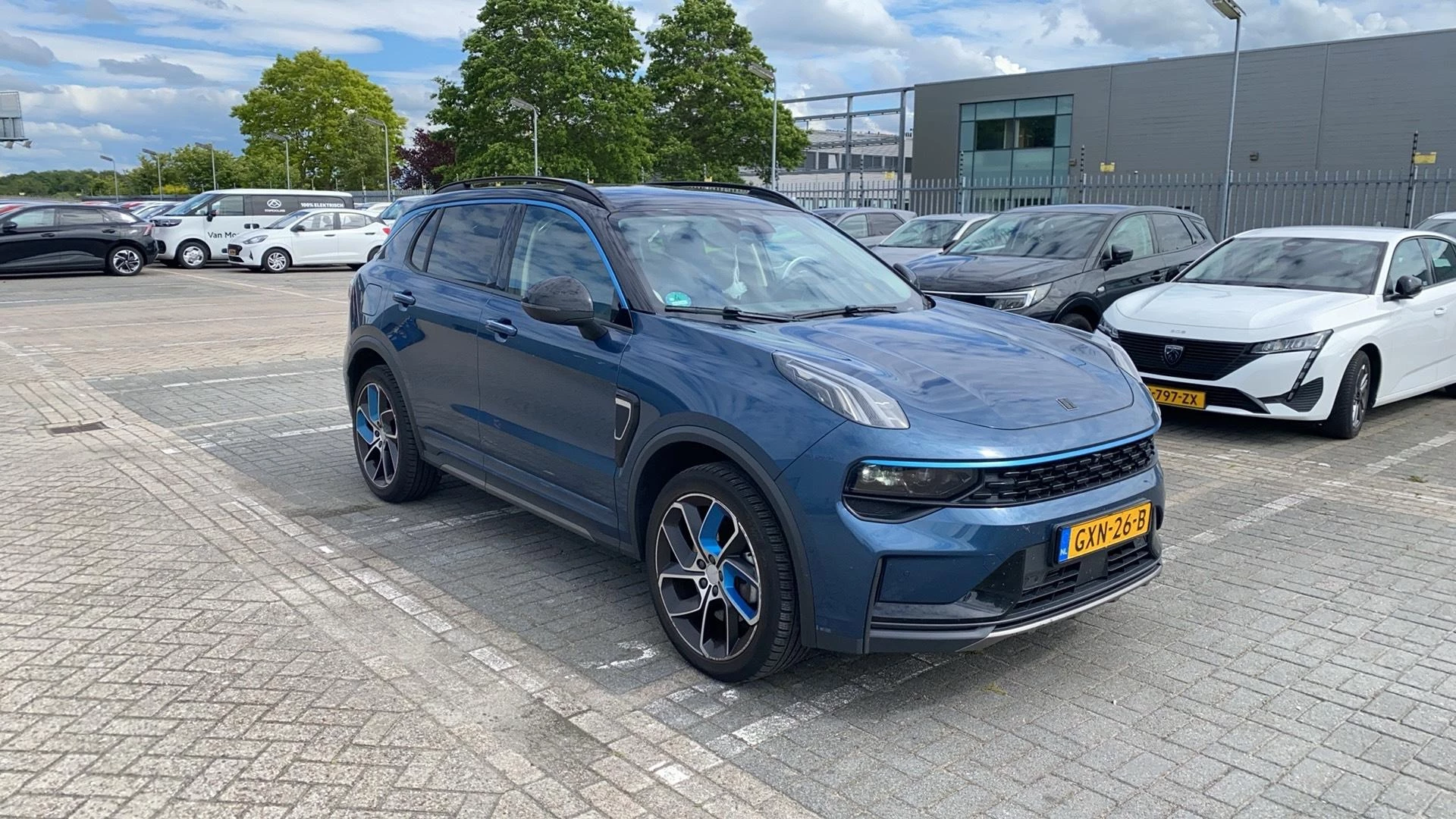 Lynk & Co 01