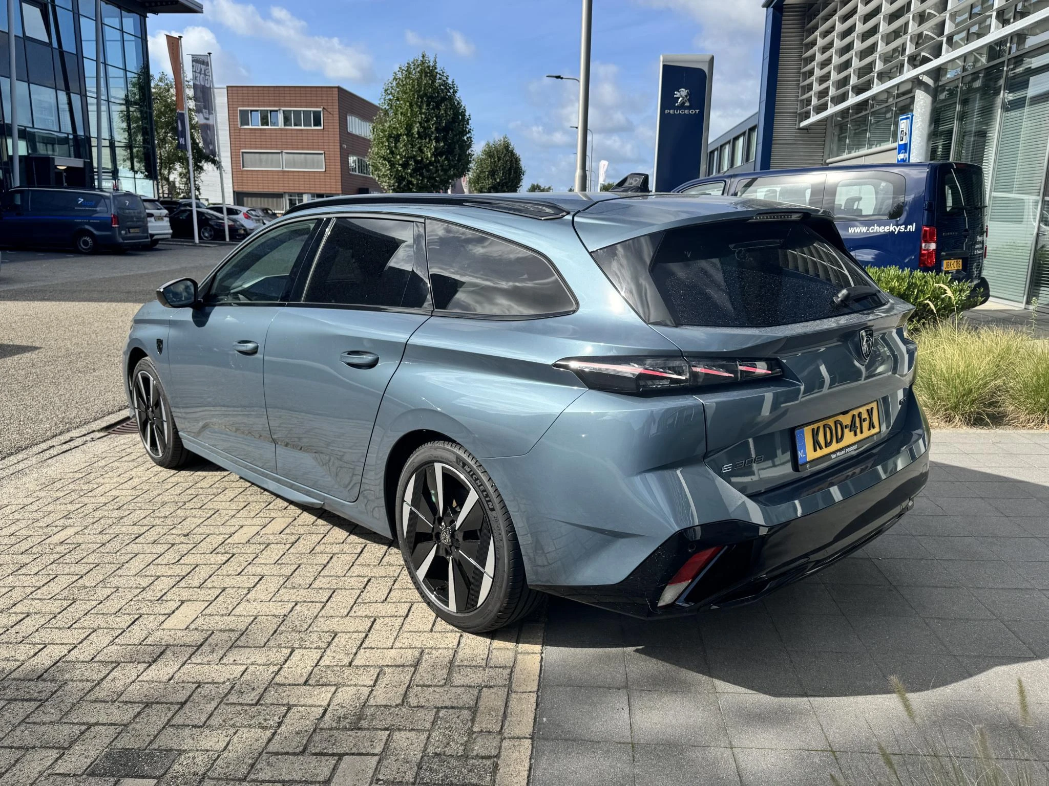 Peugeot-e-308-image-3