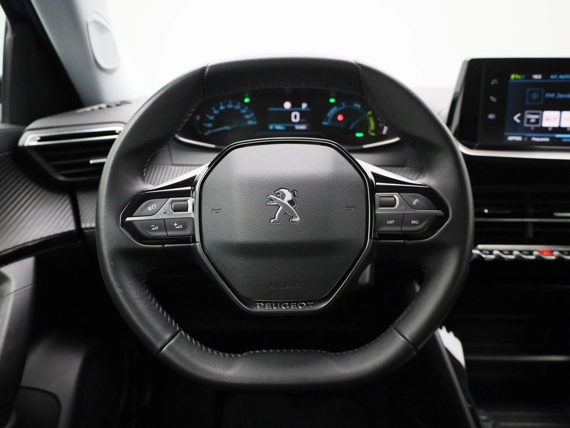 Peugeot-e-2008-image-6