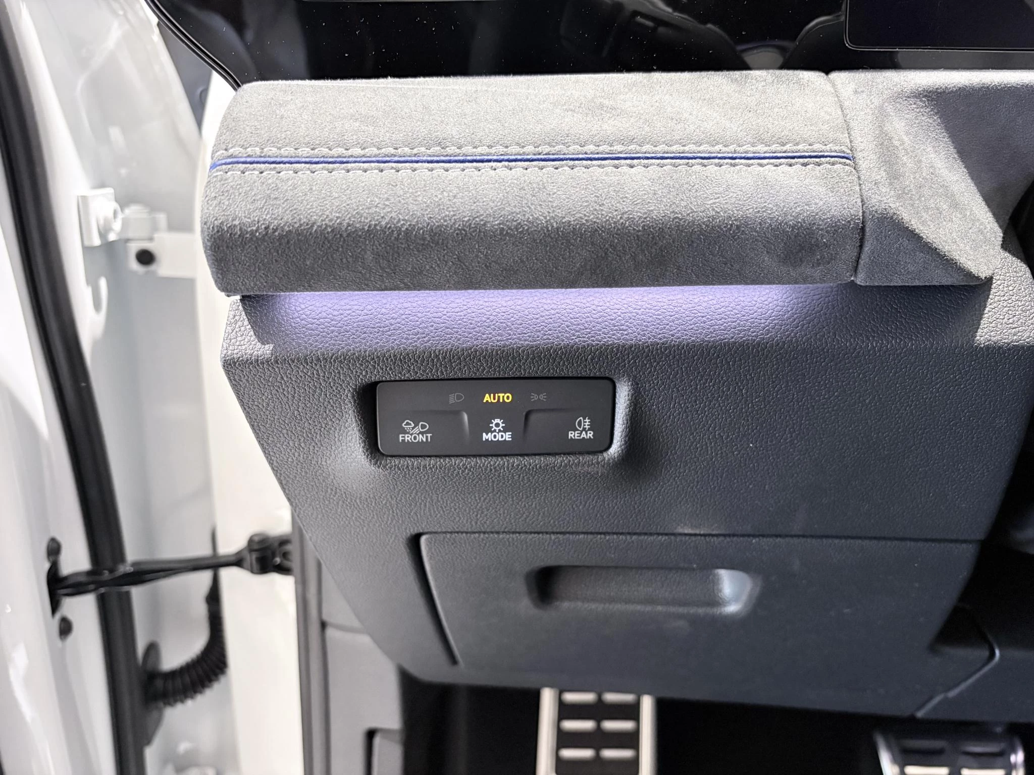 Volkswagen-Tiguan-image-16