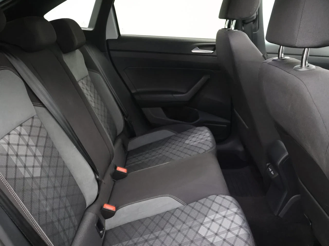 Volkswagen Taigo VW Taigo 1. TSI R-Line 116PK *AUTOMAAT*PANODAK*CAMERA*ACC*VIRTUAL COCKPIT*NAVI*APP-CONNECT*...*