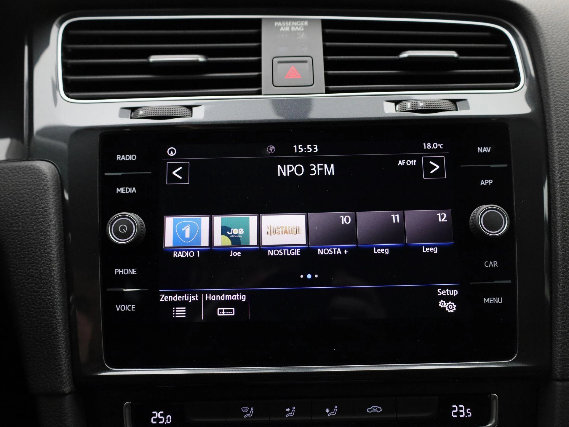 Volkswagen-Golf-image-21