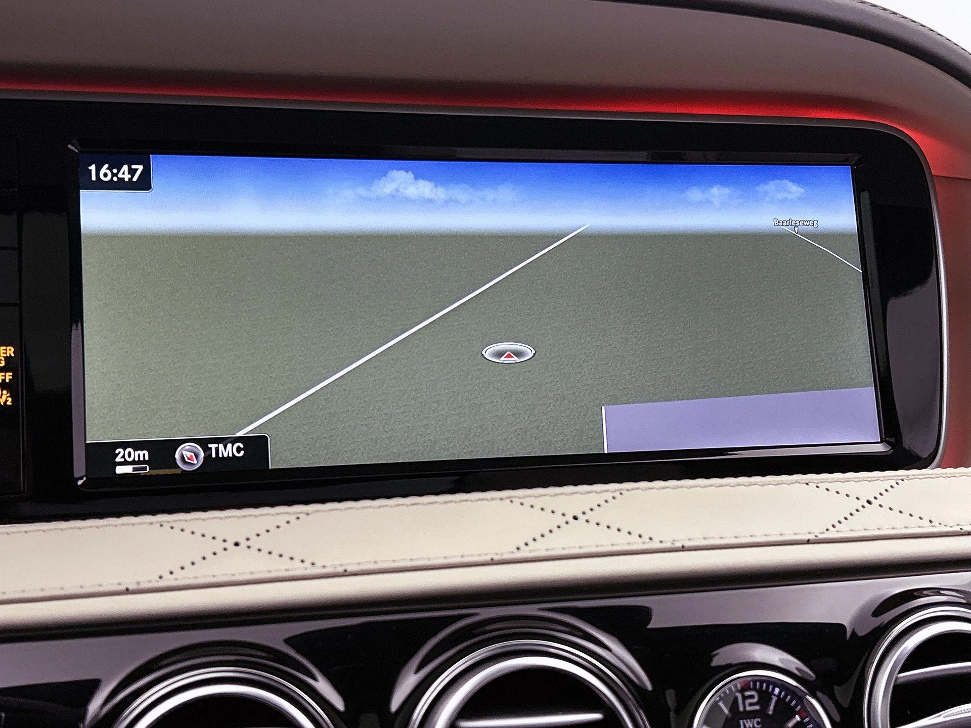 Mercedes-Benz-S-Klasse-image-32