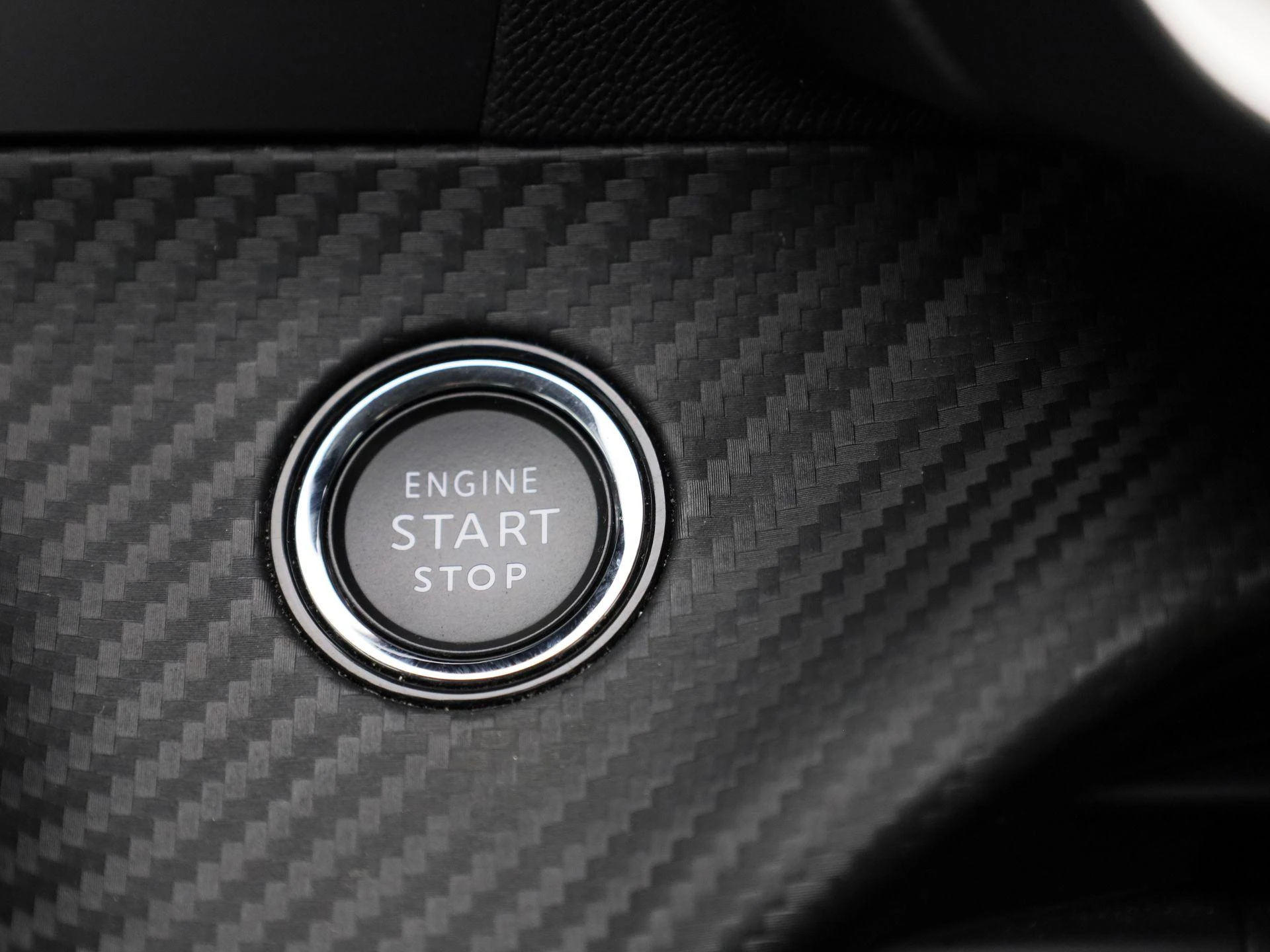 Peugeot-e-208-image-22