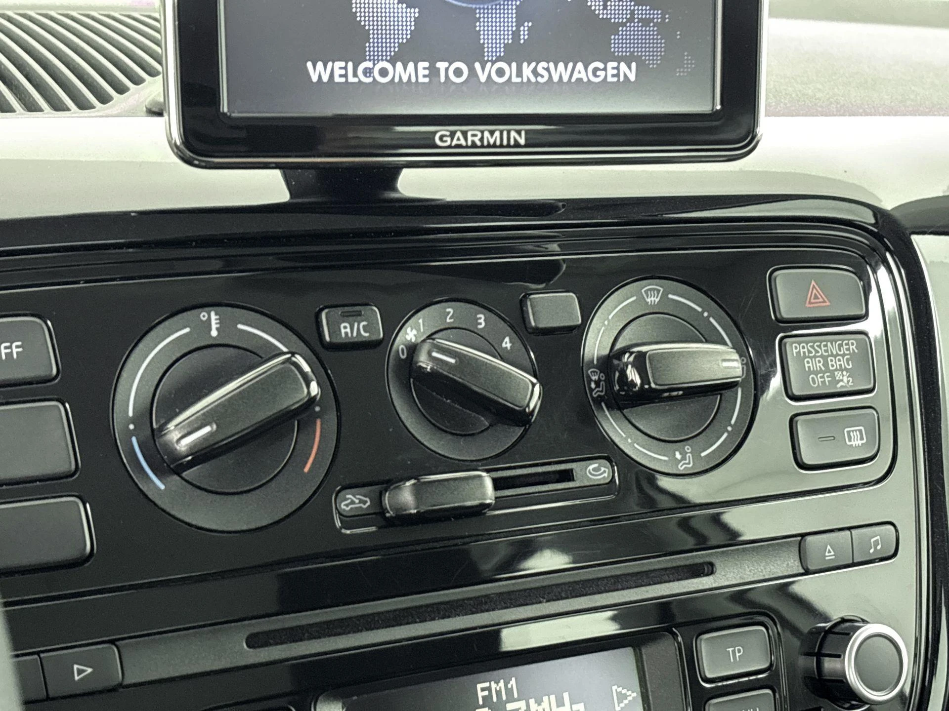 Volkswagen-up!-image-6