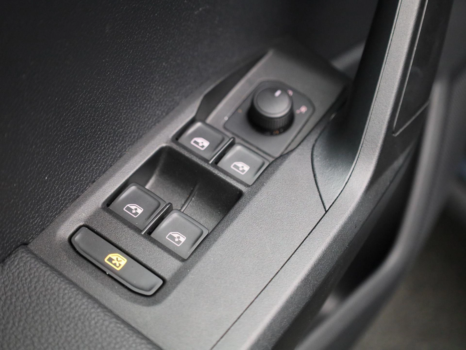 SEAT-Arona-image-26