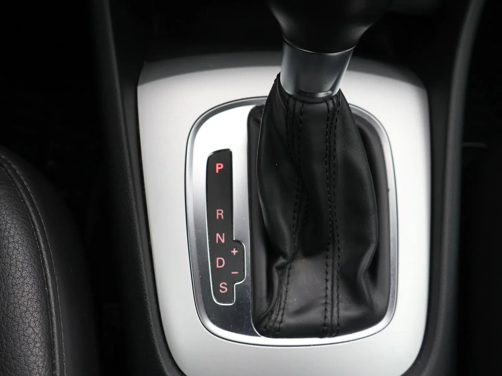 Audi Q3 Audi Q3 1.4TFSI 150PK *AUTOMAAT*LEDER*CRUISE*NAVI*PDC*ZETELVERWARMING*AIRCO*...*