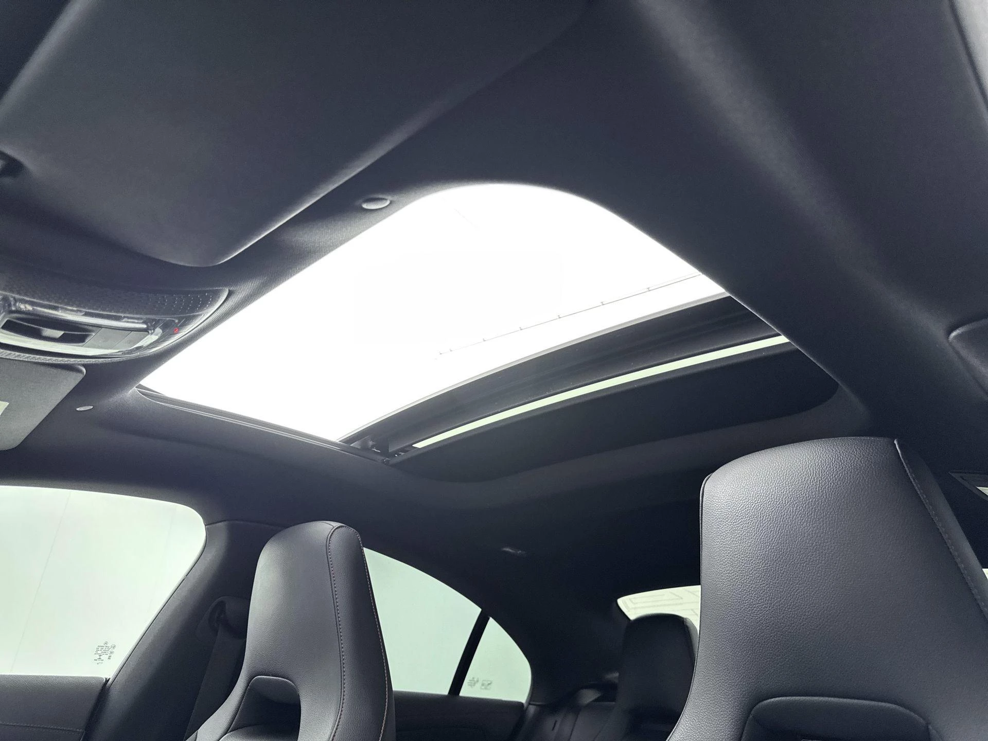 Mercedes-Benz-CLA-image-13